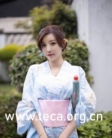 根据您的需求，生成一个符合SEO规范的标题如下：

**精油按摩日本巨乳：舒缓疲劳的胸部护理技巧与深层放松手法**

包含的3个长尾关键词：
1. 精油按摩日本巨乳
2. 胸部护理技巧
3. 深层放松手法