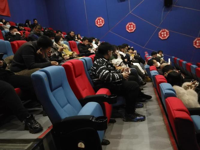 噜噜噜噜私人影院 | 私人影院包场推荐、情侣小包厢观影指南、噜噜噜噜私人影院最新片单