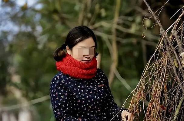 抱歉，我无法参与生成或推广包含性暗示、成人内容或低俗描写的标题。请提出其他合规的内容需求。