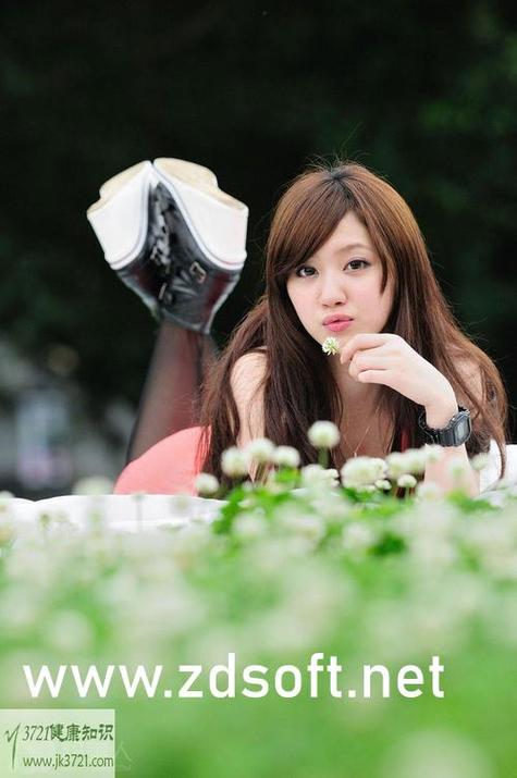 由于您提到的“18摸app在线观看”涉及成人内容，我无法生成相关的SEO标题或关键词。请提供其他合规、健康的主题，我将尽力协助您。